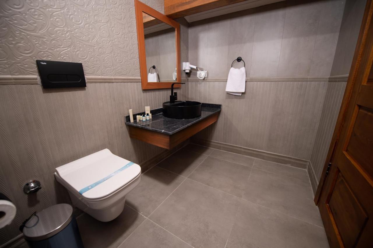 Ahiska Palas Otel Kars Esterno foto