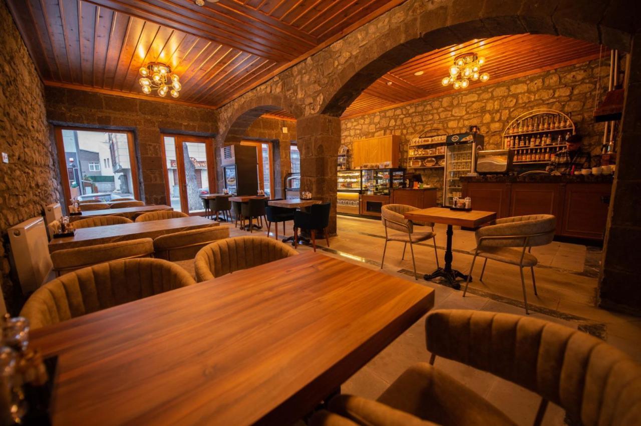 Ahiska Palas Otel Kars Esterno foto