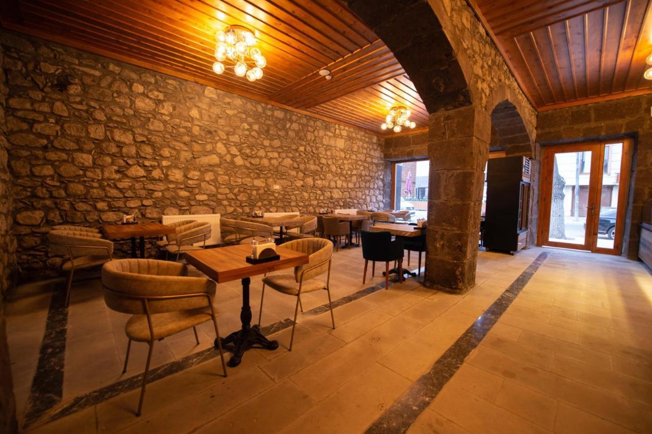 Ahiska Palas Otel Kars Esterno foto